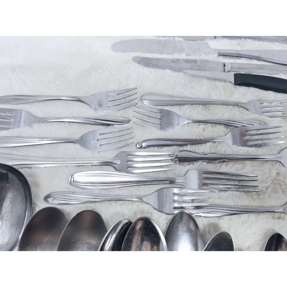 Lot of‎ 45 Assorted Vintage Silverplate Dinner/Place Forks Spoons Butter Knives